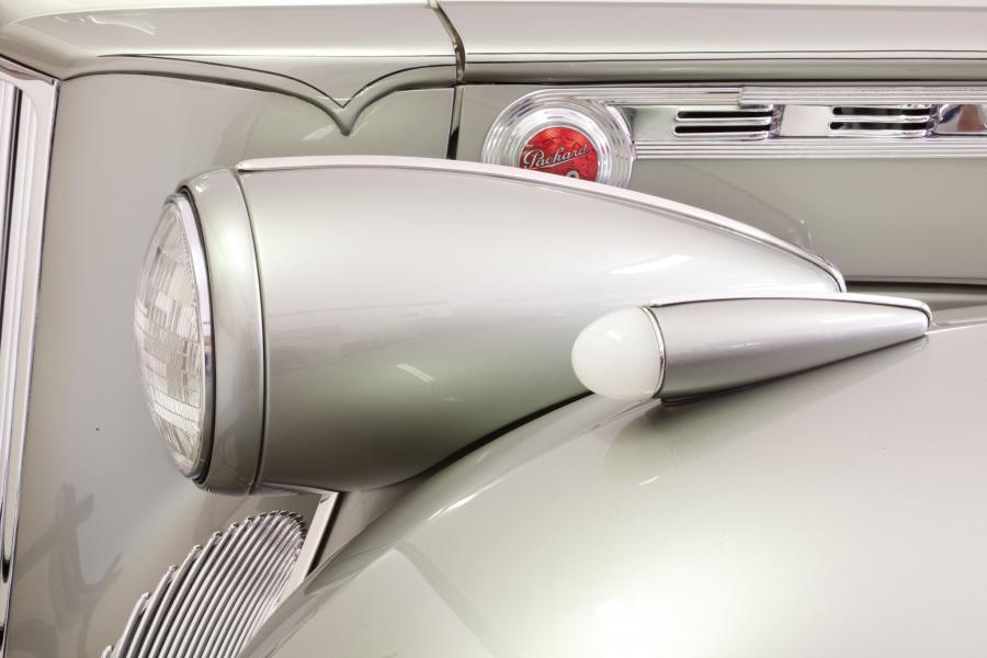  Packard Super Eight One-Eighty Darrin Convertible Sedan by Howard Dutch Darrin 1940 года  (фото 25 из 30)